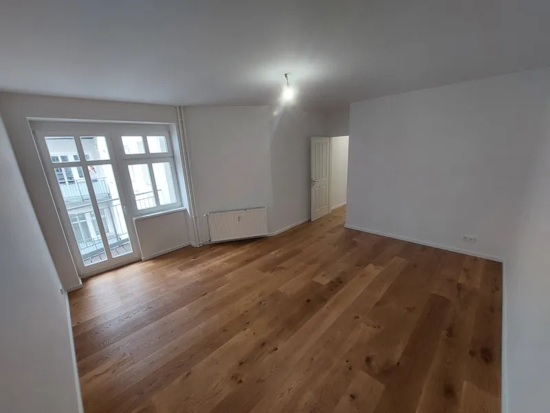 Sanierte Wohnung mit Einbauküche im Zentrum zu vermieten! — photo 1